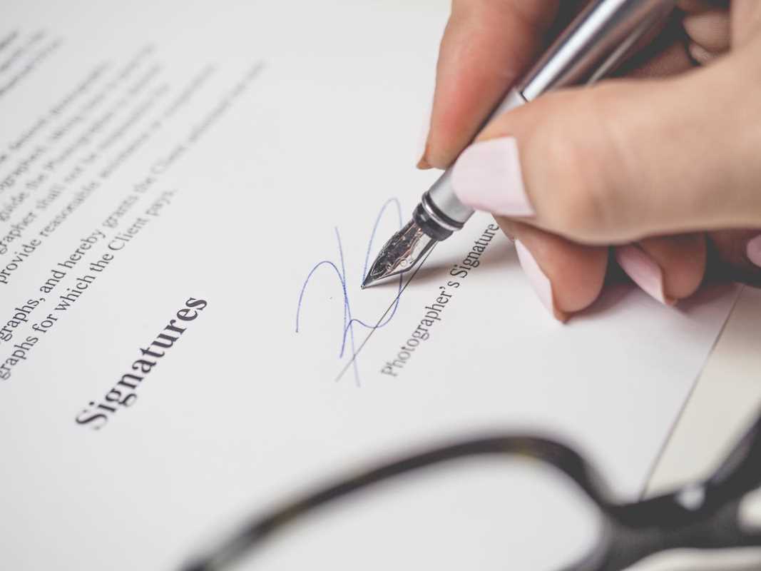How Smart Contracts Are Being Used in Everyday Escrow Transactions